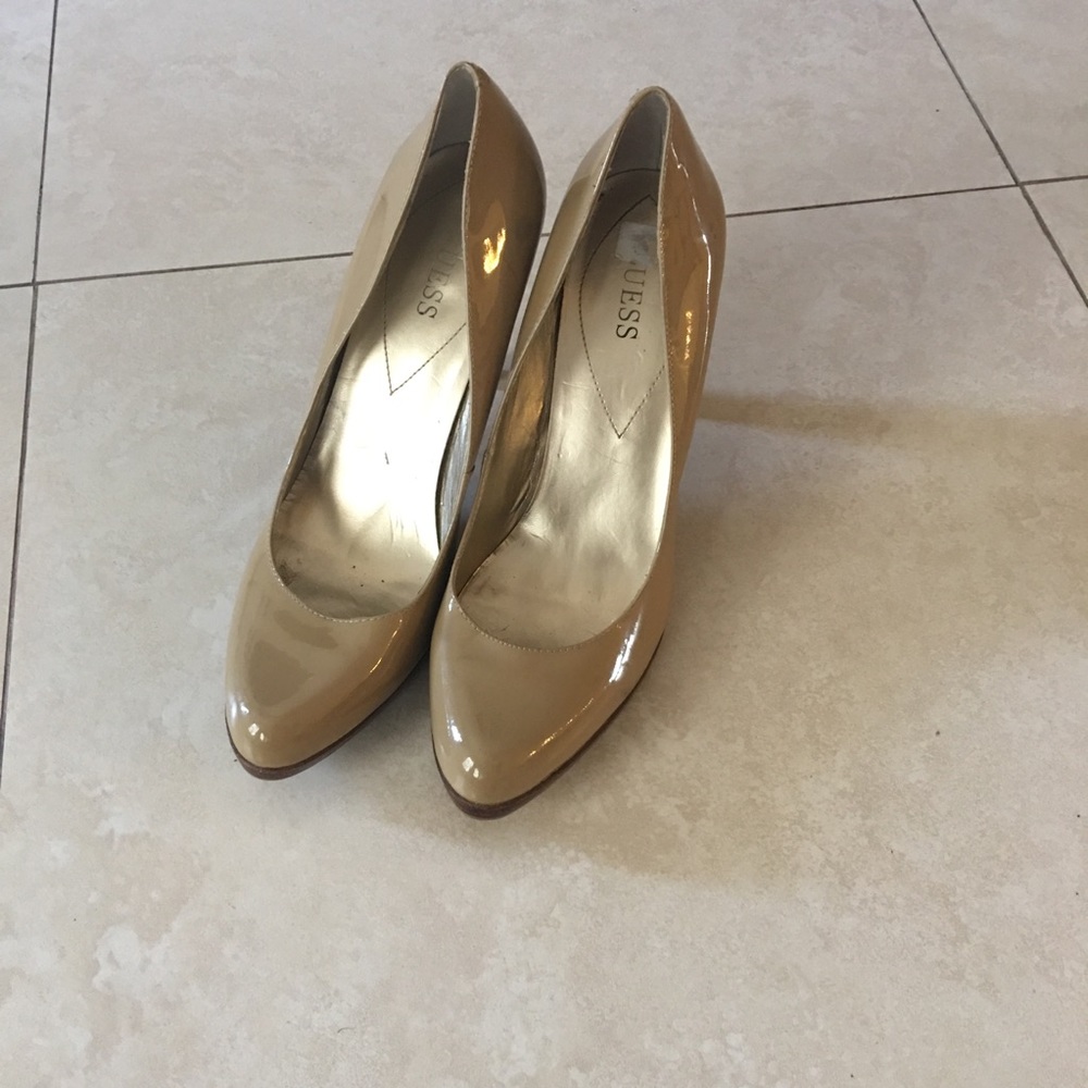 Nude guess pumps patent leather 8.5